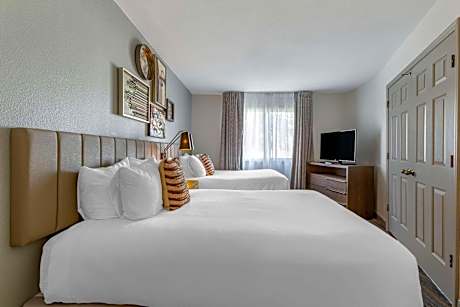 Standard Suite with Two Double Beds