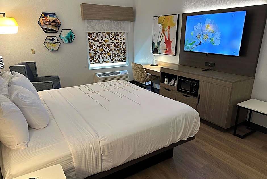 La Quinta Inn & Suites by Wyndham Macon West