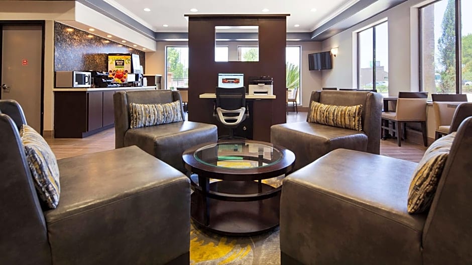 Best Western Plus North Houston Inn & Suites