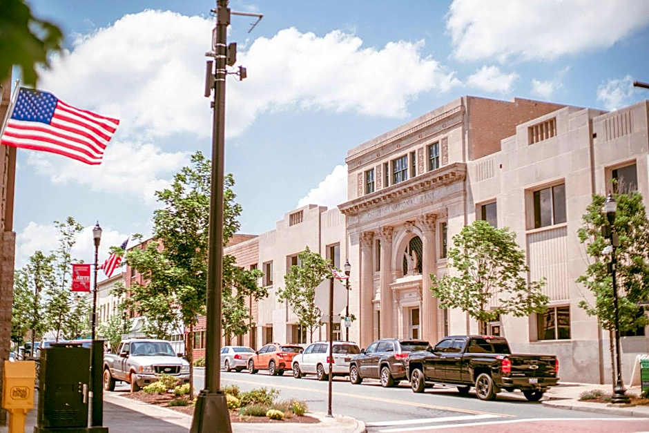 The Esquire Hotel Downtown Gastonia, Ascend Hotel Collection