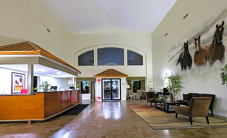 FairBridge Inn & Suites Canadian