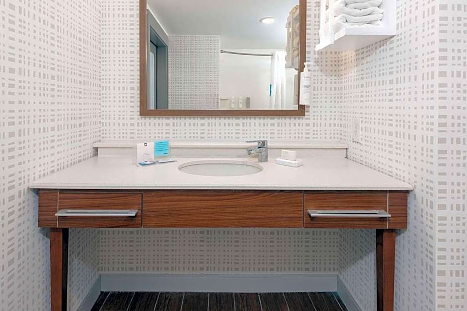 Hampton Inn By Hilton and Suites Clearwater Beach