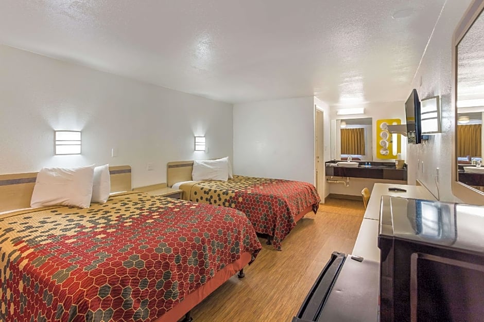 Rodeway Inn