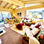 A PLACE IN THE SUN Garden Hotel - Big Units with Privacy Gardens & Heated Pool & Spa in 1 Acre Park Prime Location, PET Friendly