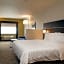  Holiday Inn Express & Suites