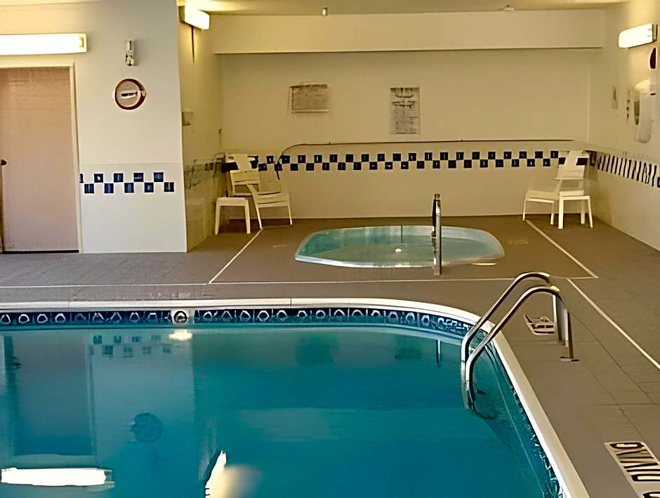 Amerivu Inn and Suites