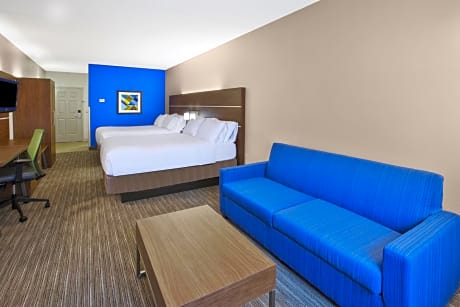 Queen Suite with Two Queen Beds