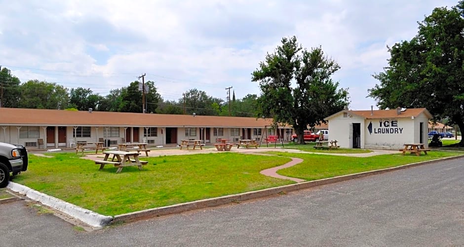 Andrews Motor Inn
