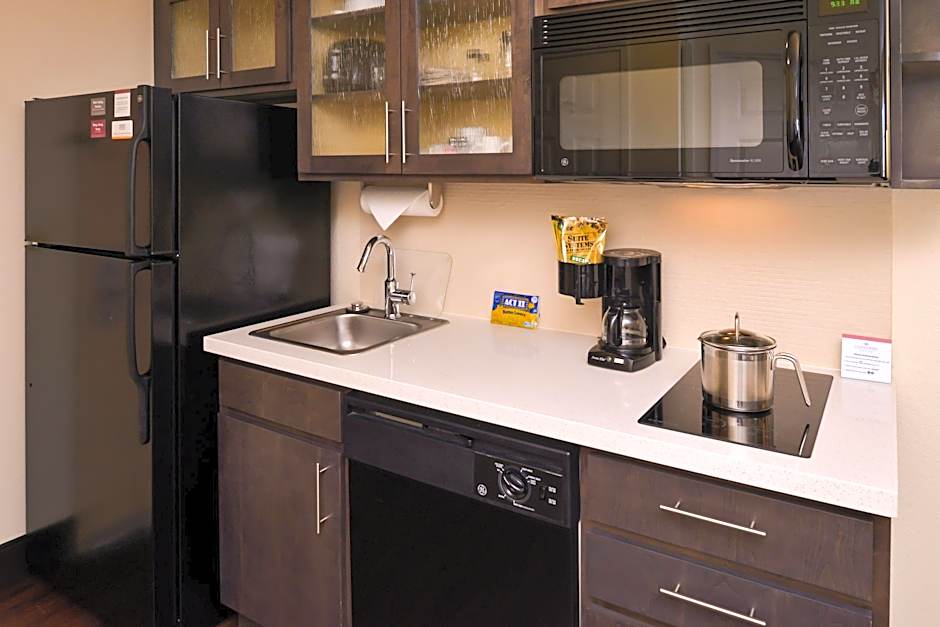 Candlewood Suites Bloomington-Normal