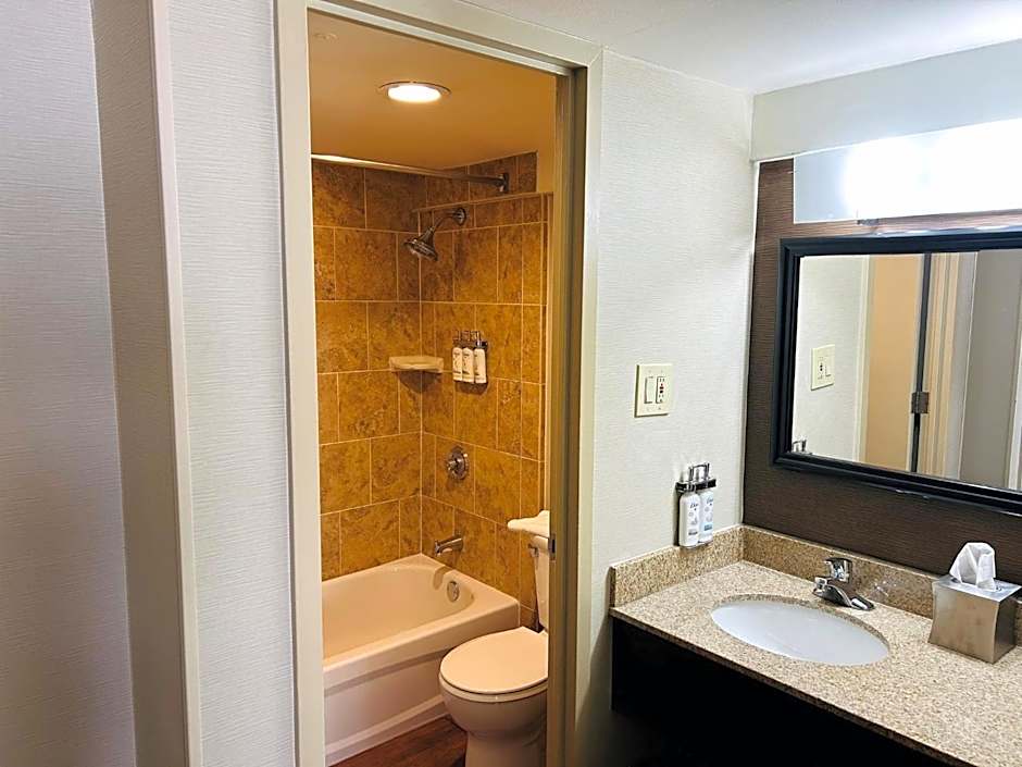 Holiday Inn Express Philadelphia-Midtown, an IHG Hotel