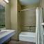 Days Inn & Suites by Wyndham Houston North/Spring