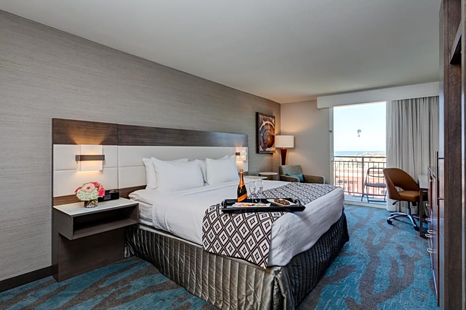 Crowne Plaza Ventura Beach