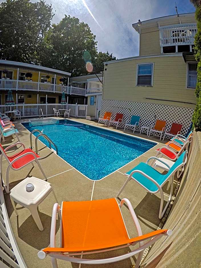 Beach Motel and Suites