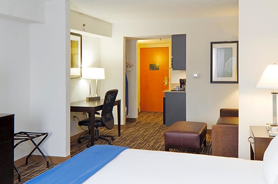 Holiday Inn Express Hotel & Suites Greenville-Downtown