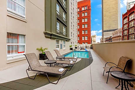 La Quinta Inn & Suites by Wyndham New Orleans Downtown