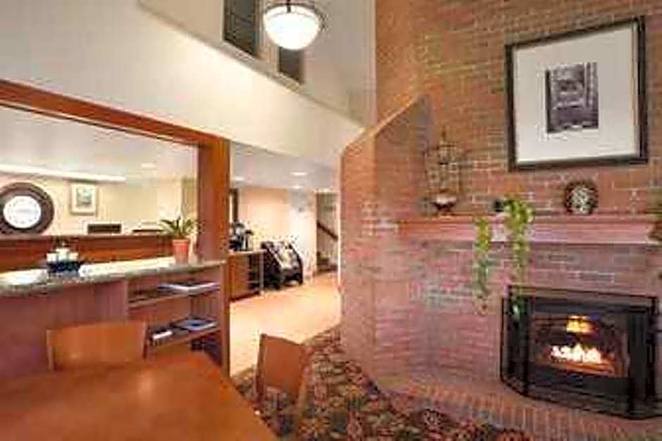FairBridge Inn & Suites - Akron Copley Township