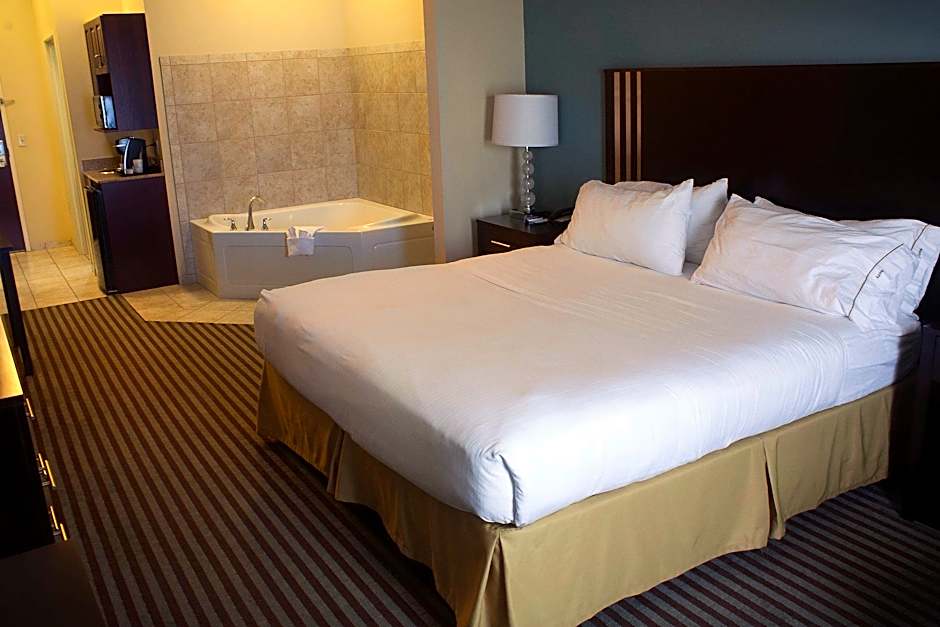 Holiday Inn Express & Suites Youngstown West I 80