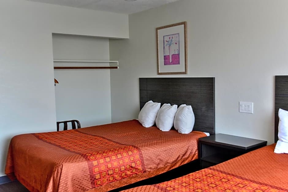 Maverick Motel - Modern Renovated Motel