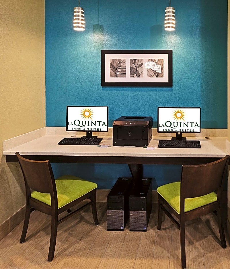 La Quinta Inn & Suites by Wyndham Beeville