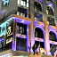 Q Hotel