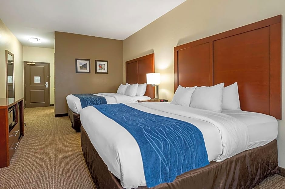 Comfort Inn & Suites Northern Kentucky