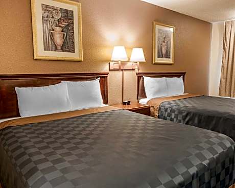 Queen Room with Two Queen Beds - Accessible/Non-Smoking