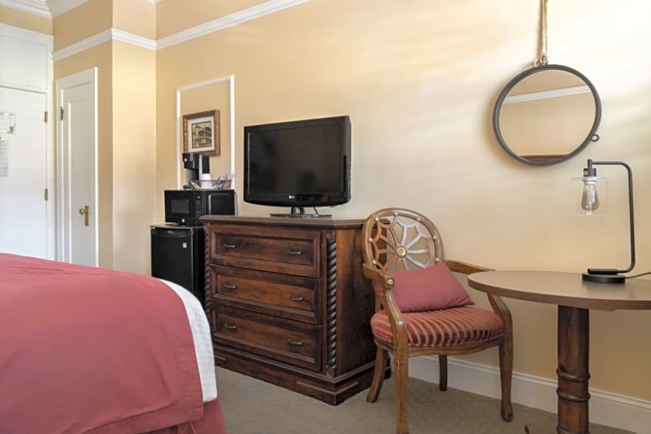 Historic Sonora Inn