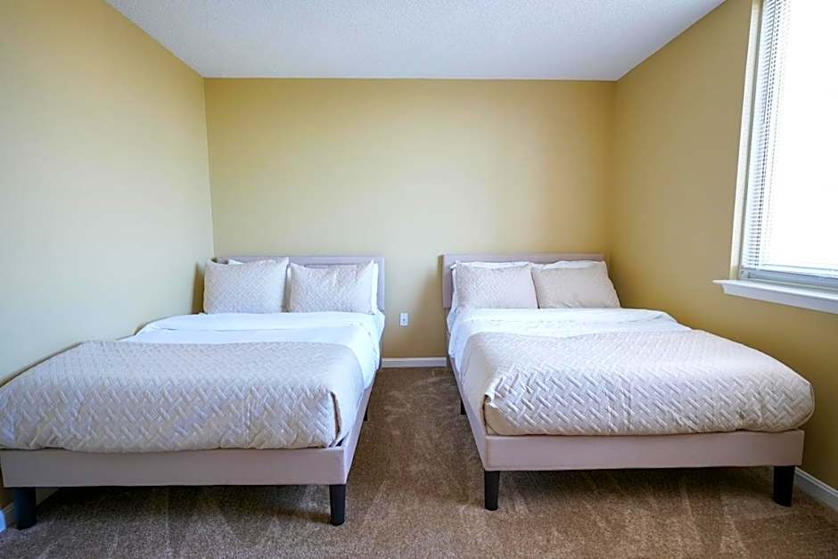 Ballston Getaway King Suite