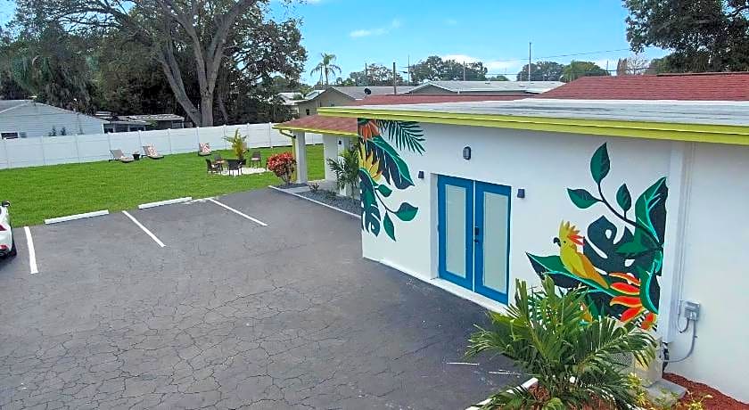 Palm Cove Motel