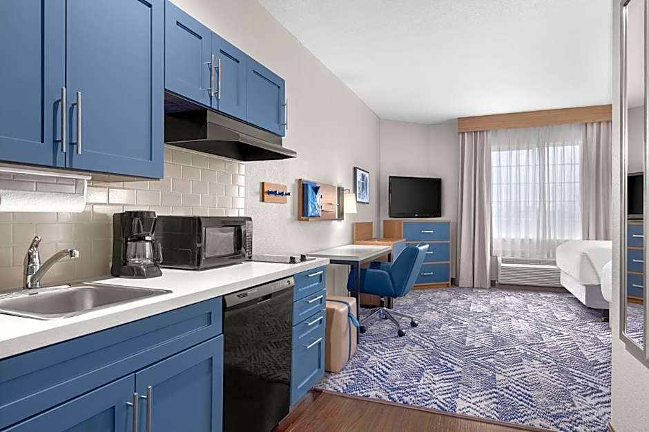 Candlewood Suites Alexandria