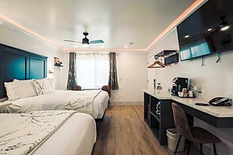 Two Queen Beds - Non-Smoking, No Pets