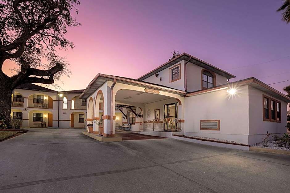 Travelodge by Wyndham Suites St Augustine