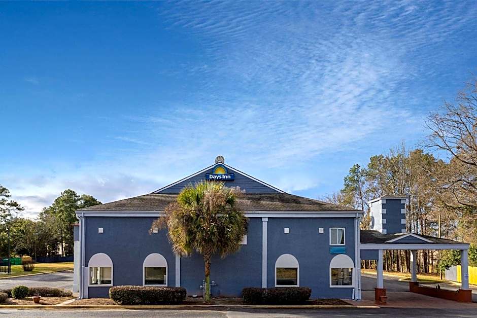 Days Inn by Wyndham Columbia