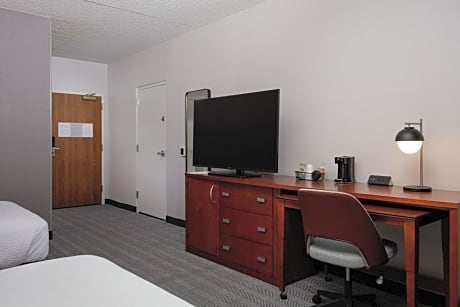 Queen Room with Two Queen Beds and Roll-in Shower - Mobility and Hearing Accessible