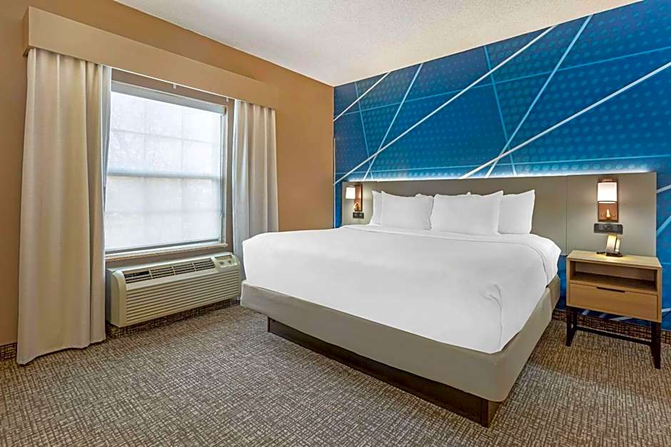 Comfort Suites East Brunswick - South River