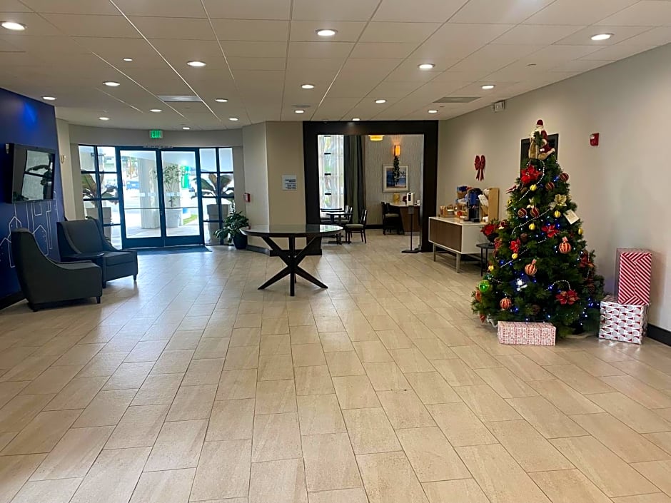 Holiday Inn Express Hotel & Suites Hermosa Beach