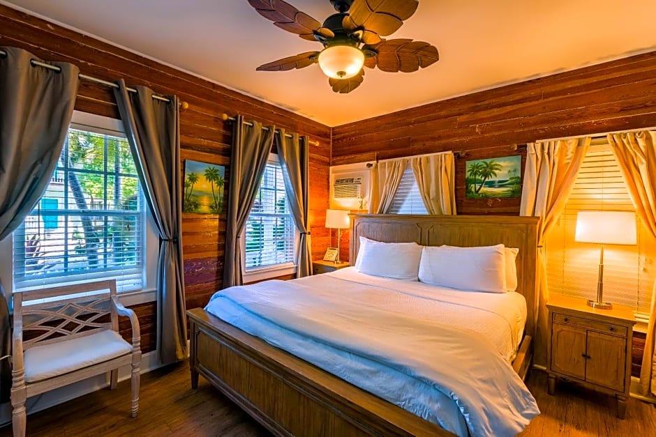 Seascape Tropical Inn