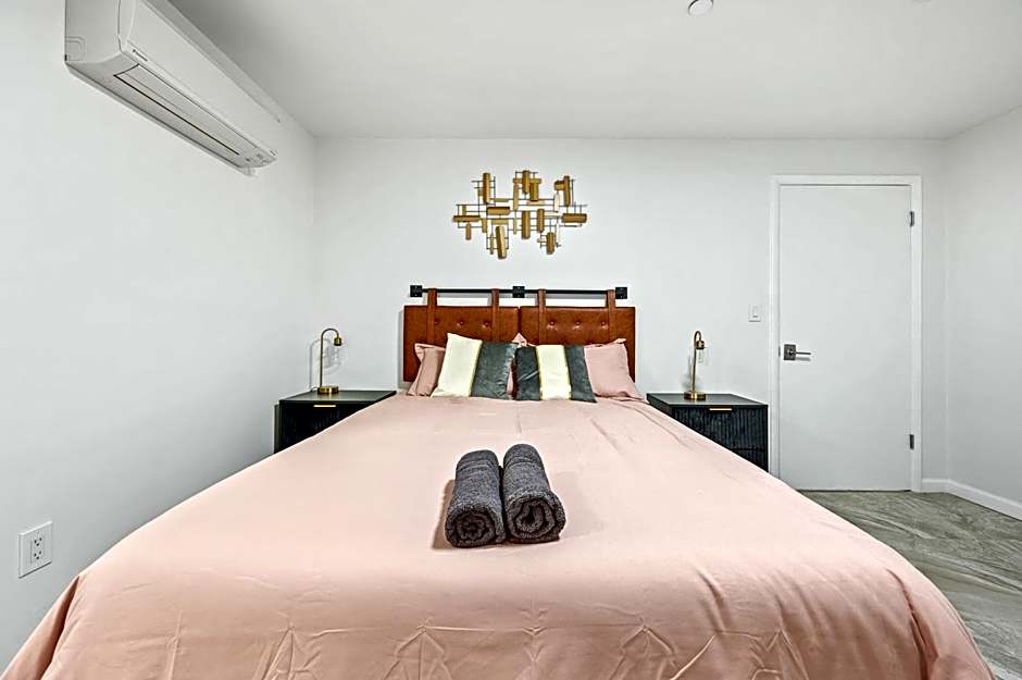 Upper East Side Luxury 3BR 2B 1700 square feet