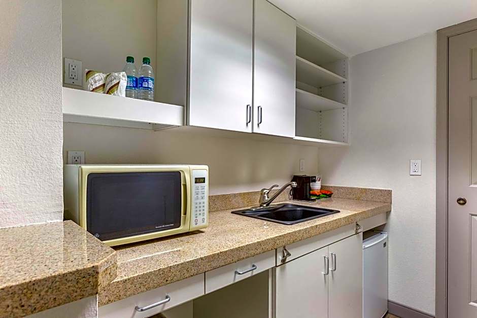 Windmill Suites Surprise - Phoenix, Ascend Hotel Collection