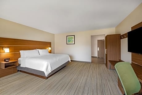 King Room with Roll In Shower - Non-Smoking