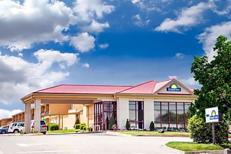 Days Inn by Wyndham Joplin