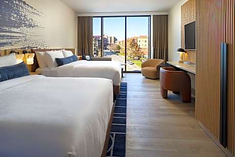 Corner Queen, Guest room, 2 Queen, Corner room