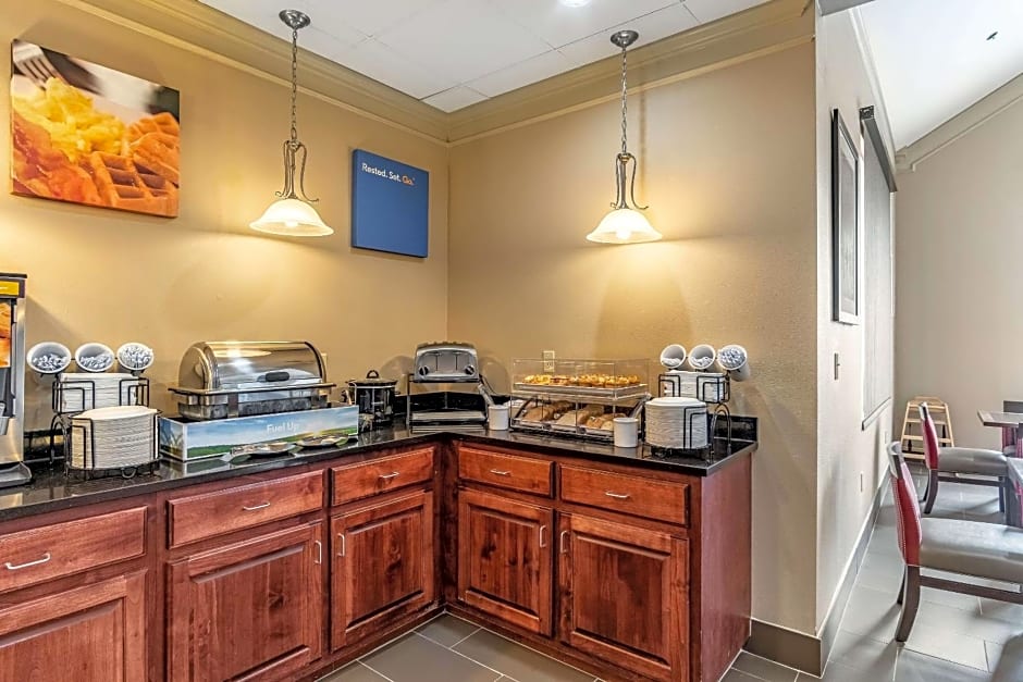 Comfort Inn & Suites Tuscumbia - Muscle Shoals
