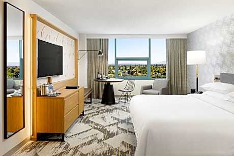 Guest Room, 1 King