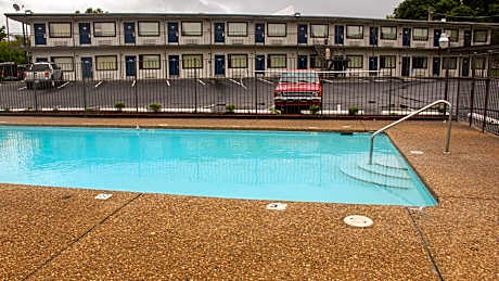 Motel 6 Fayetteville, AR