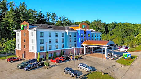Holiday Inn Express & Suites Cross Lanes