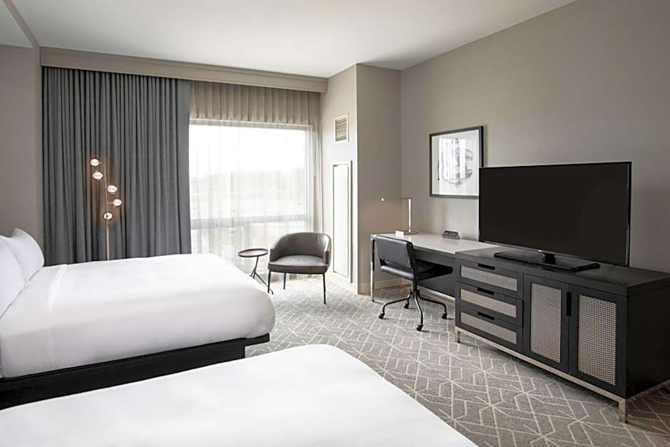 Renaissance by Marriott Boston Patriot Place Hotel