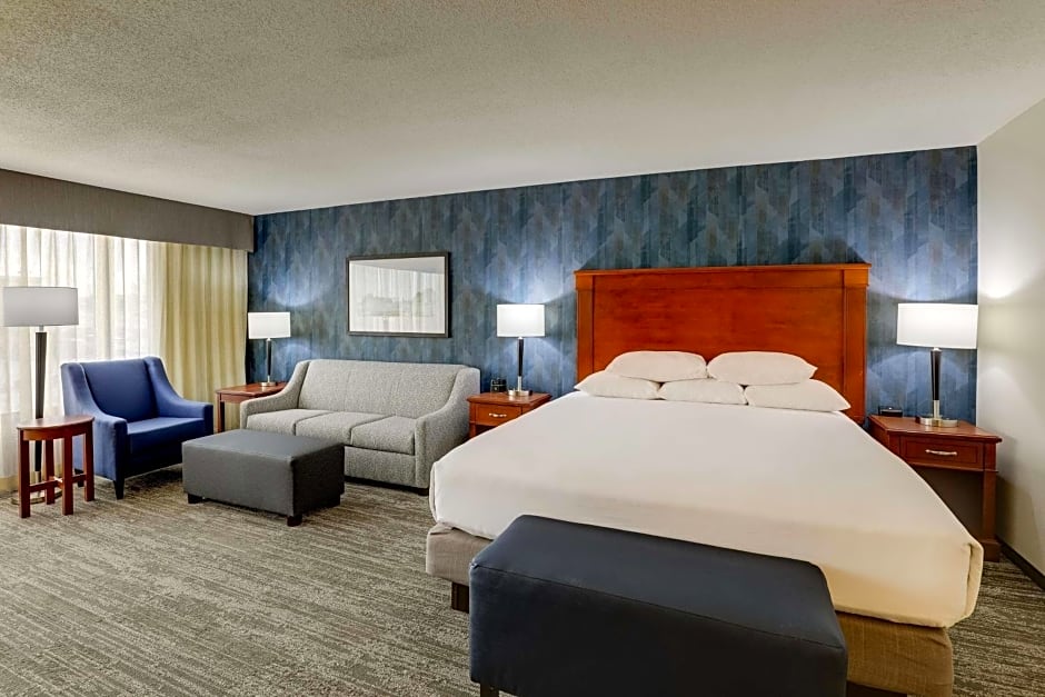 Drury Inn & Suites St. Louis St. Peters
