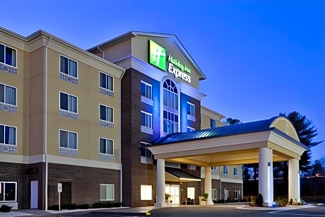 Holiday Inn Express & Suites Statesville