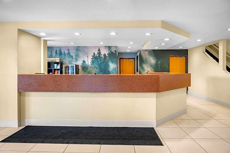 White Pine Inn & Suites